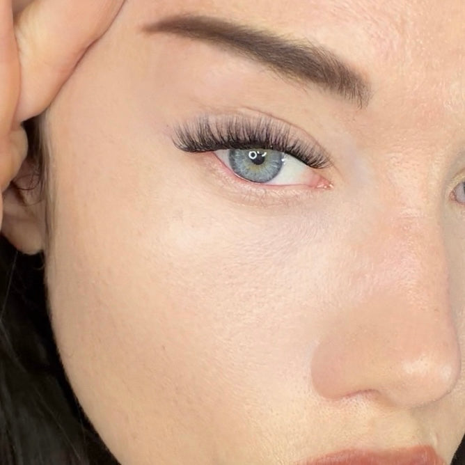 FLUFFY LASH (8–12MM).