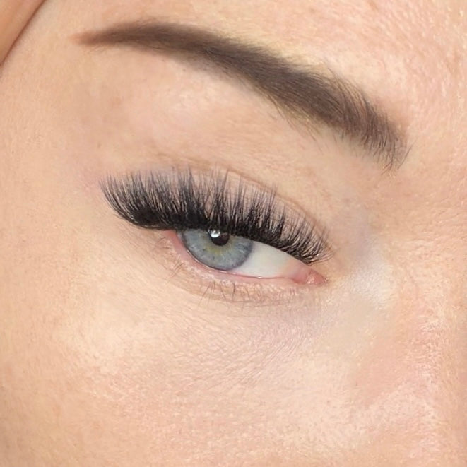 FLUFFY LASH (10–14MM).