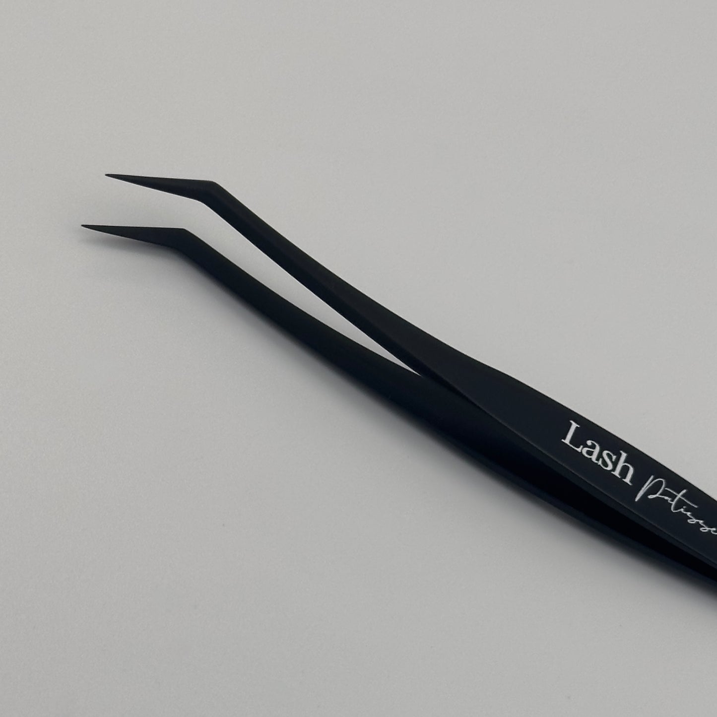 Precision Lash Tweezers.